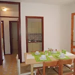Apartmán Cozy Flat With Private Garden Next To The Sea