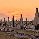 Cozy Flat With Private Garden Next To The Sea Bibione