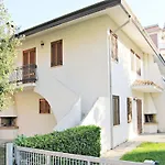 Cozy Flat With Private Garden Next To The Sea Apartmán