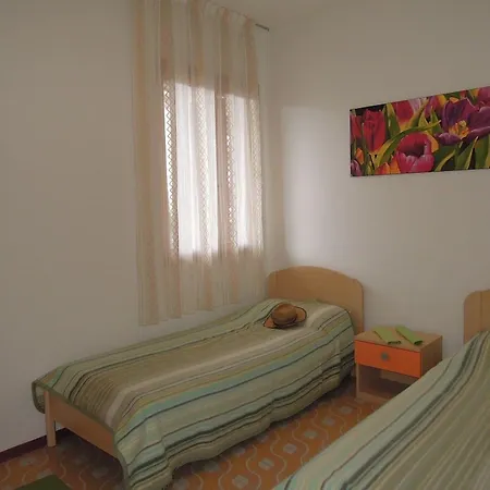 Cozy Flat With Private Garden Next To The Sea Apartament *