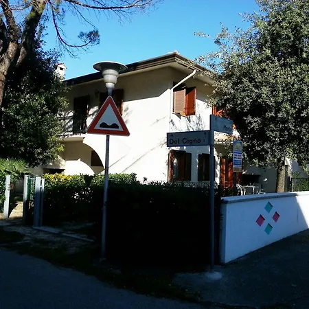 Apartman Cozy Flat With Private Garden Next To The Sea *